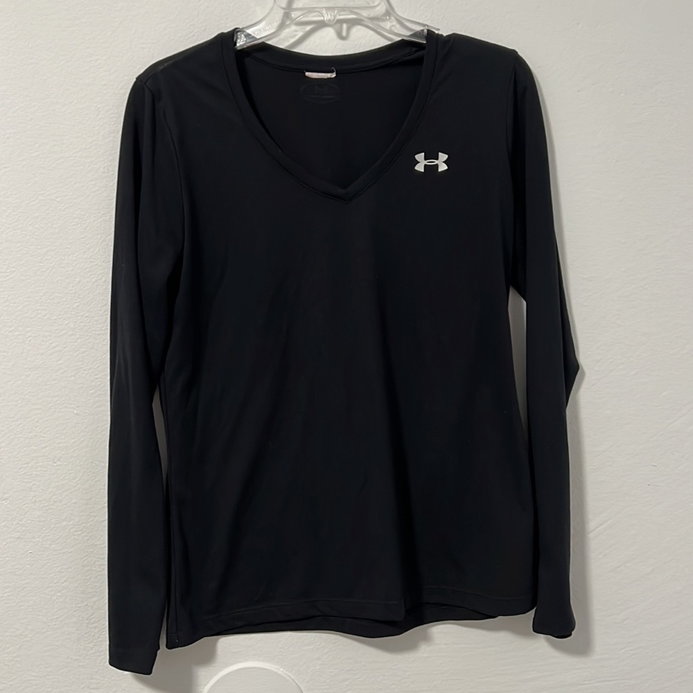 Black Under Armour long sleeve base layer shirt